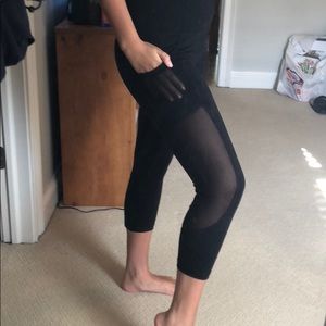 mesh pocket leggings